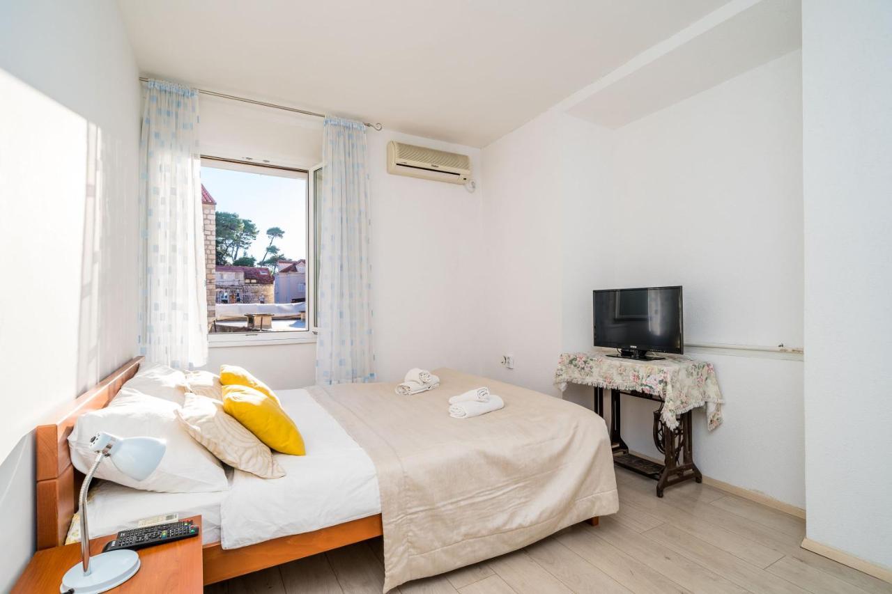 Deluxe Rooms With A Terrace View At Old City Gate ドゥブロブニク エクステリア 写真