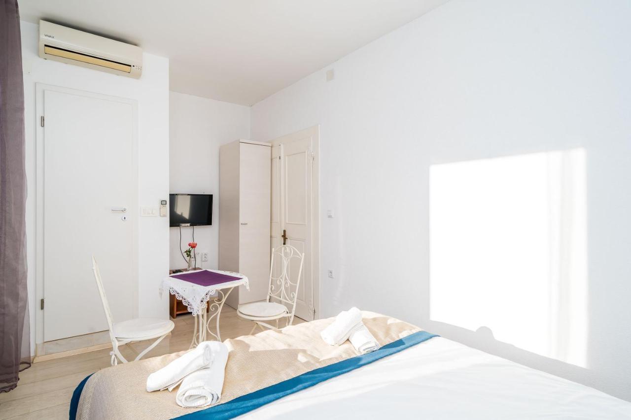 Deluxe Rooms With A Terrace View At Old City Gate ドゥブロブニク エクステリア 写真