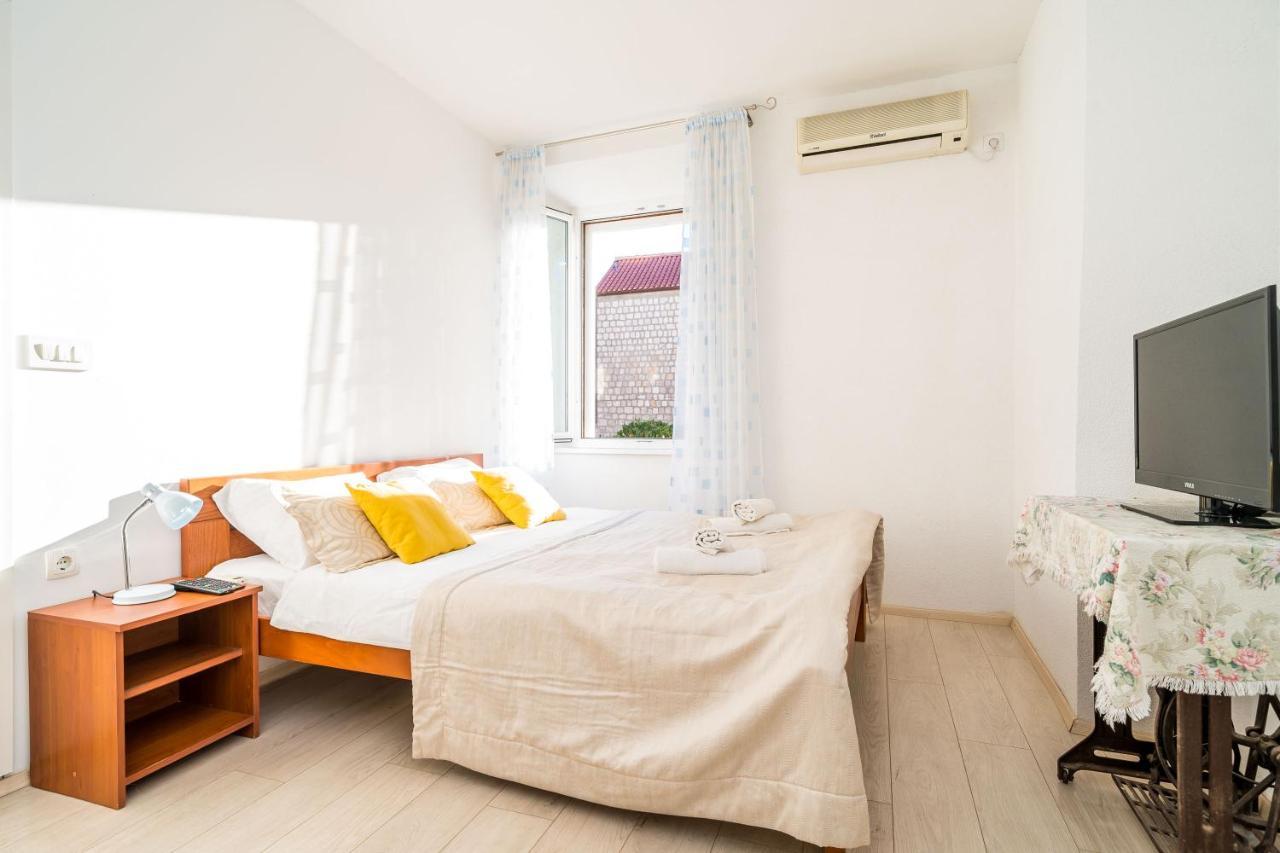 Deluxe Rooms With A Terrace View At Old City Gate ドゥブロブニク エクステリア 写真