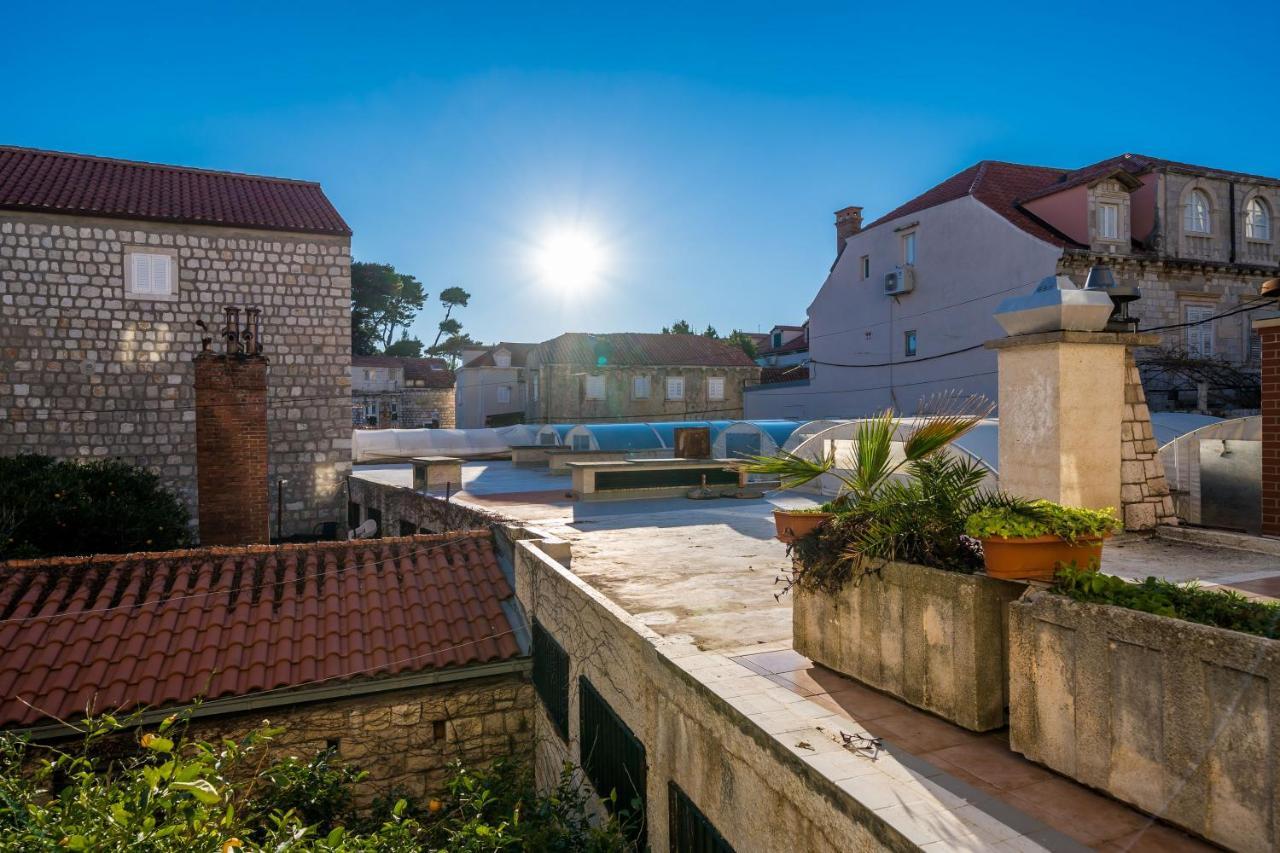 Deluxe Rooms With A Terrace View At Old City Gate ドゥブロブニク エクステリア 写真