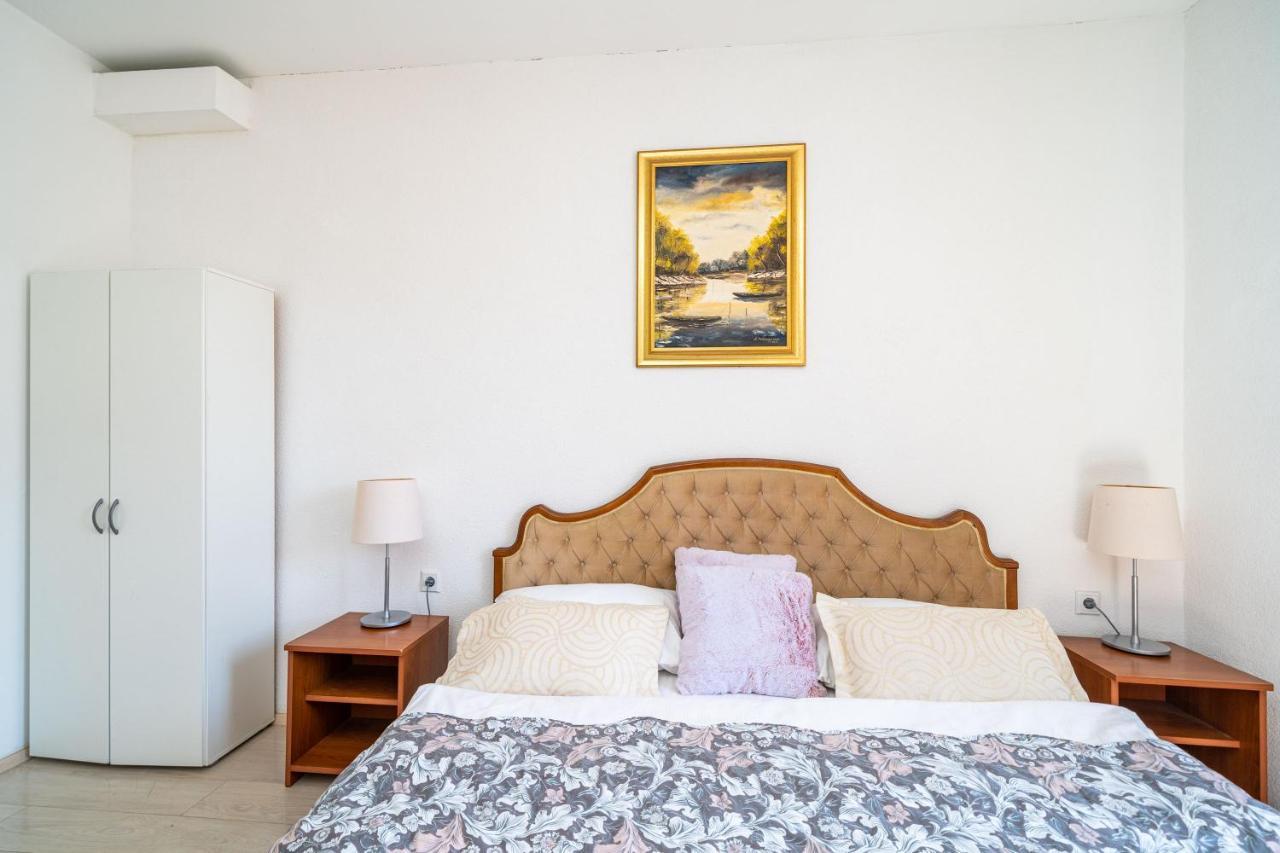 Deluxe Rooms With A Terrace View At Old City Gate ドゥブロブニク エクステリア 写真